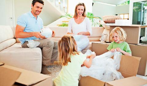 Best Company to hire to move your Nashville Family family packing up to move in Nashville Tennessee